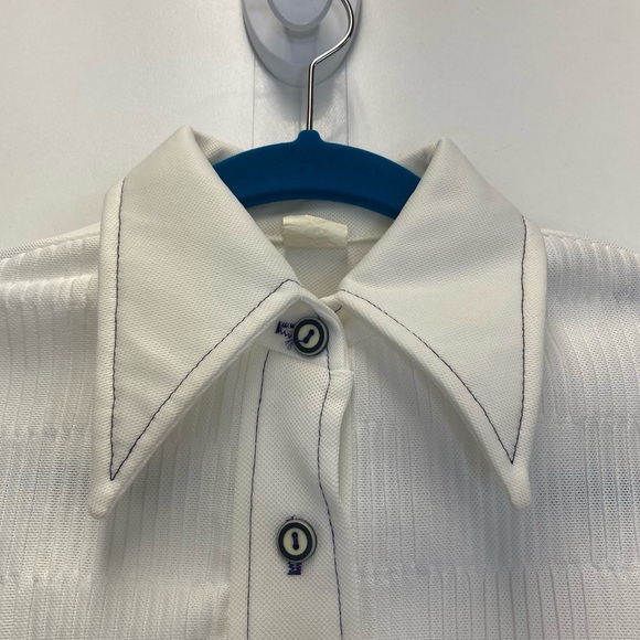 Vintage 60s/70s Pointed Collar Textured Long Sleeve Button Up Cropped Top - Picture 2 of 11